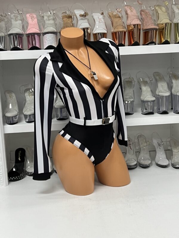 Referee Babe - Image 2