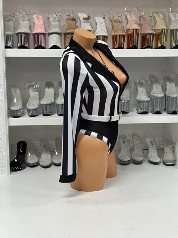 Referee Babe - Image 3