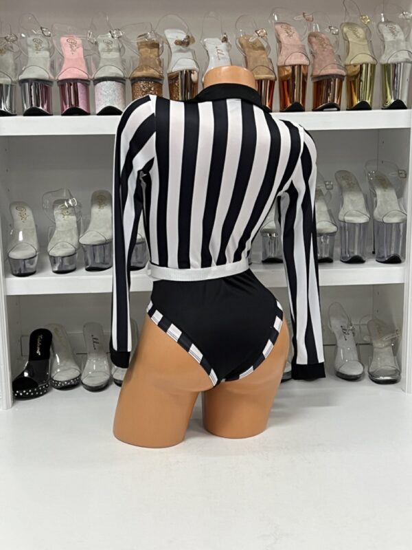 Referee Babe - Image 4