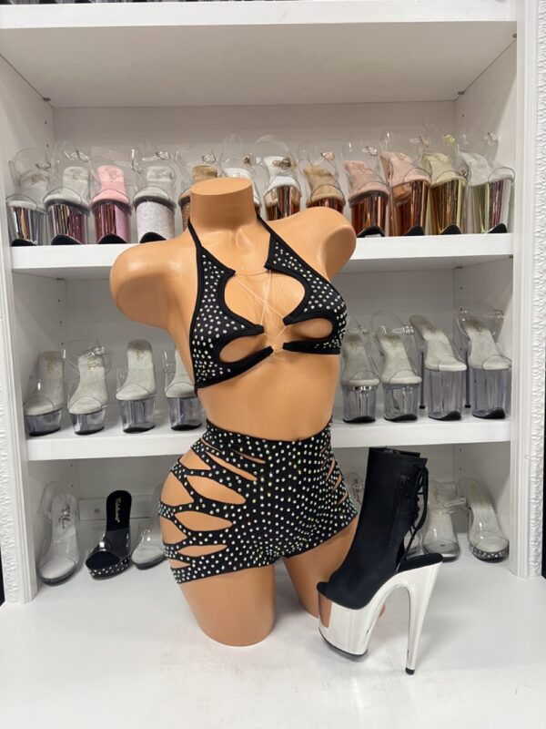 Solid Rhinestone Cut Short with Zig Zag Top - Image 38