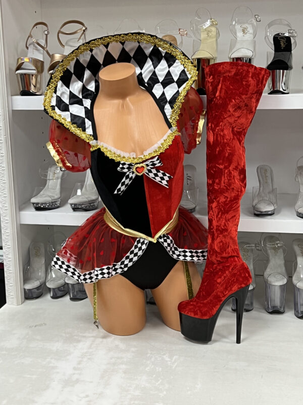 Wicked Wonderland Queen - Image 3
