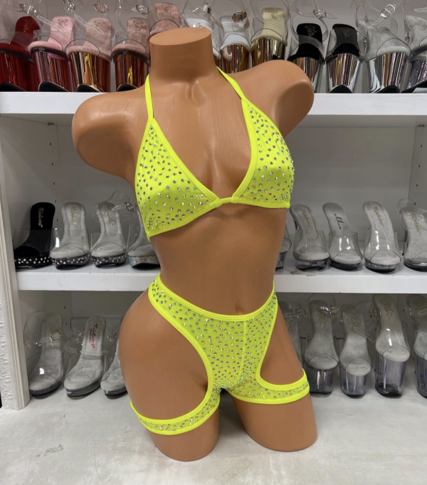 Solid Layla Rhinestone Wrapped Short Set - Image 18