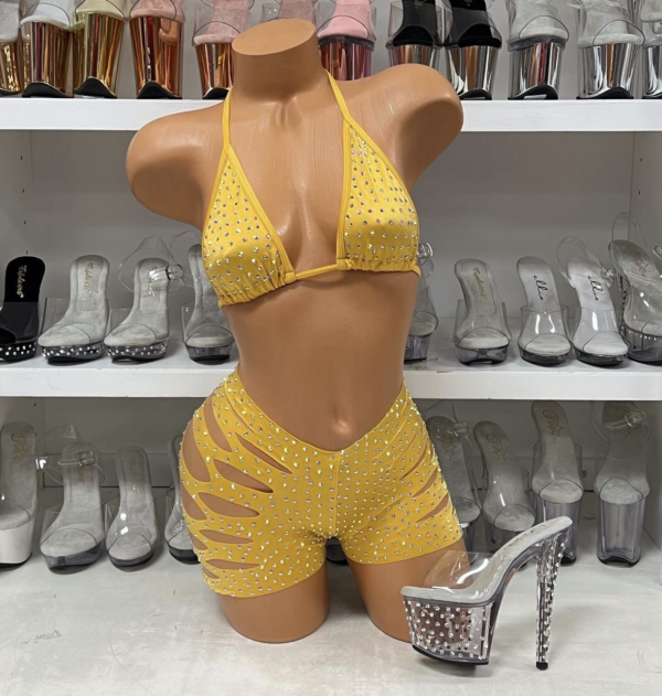 Solid Cut Short Triangle Top Rhinestone Set - Image 17