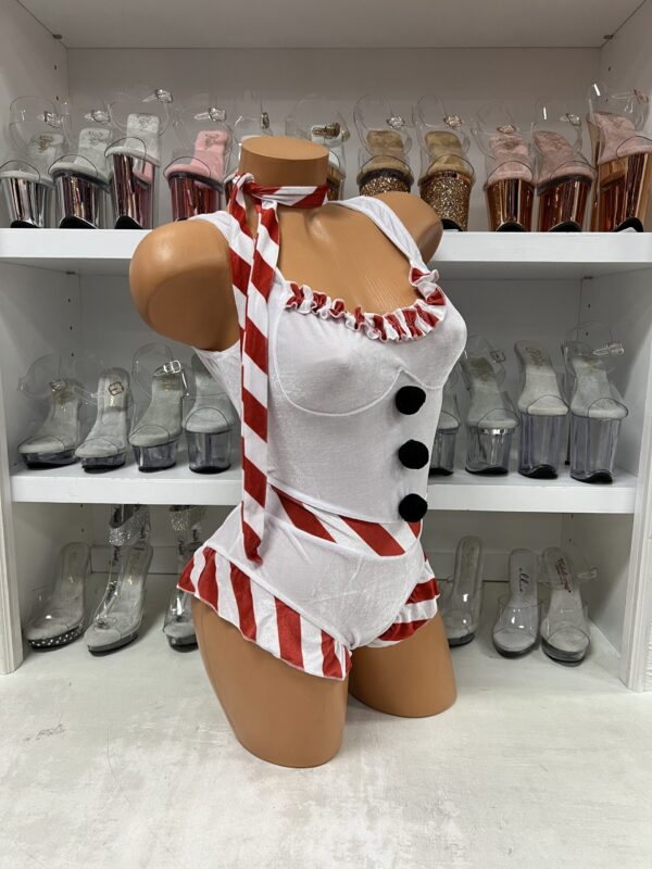 Sexy Snow Woman - Image 3