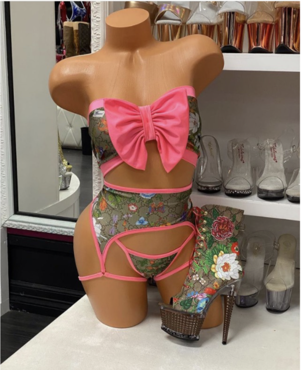 Floral Inspired 3pc Set with a Big Center Bow and Garters Attached