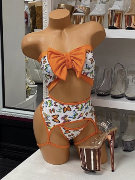 Butterfly 3pc Set with a Big Center Bow and Garters Attached