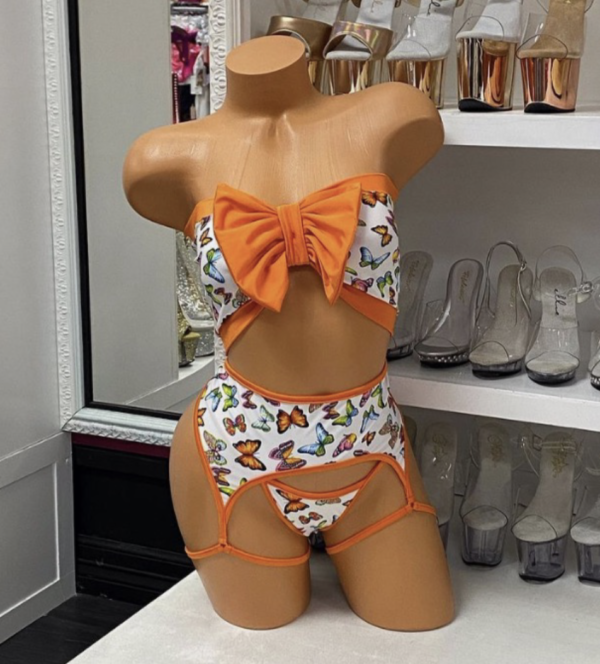 Butterfly 3pc Set with a Big Center Bow and Garters Attached - Image 3