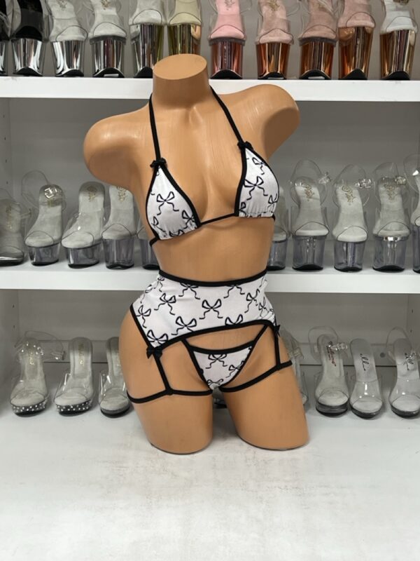 White and Black 3 Piece Garter Set with Bow Prints - Image 3