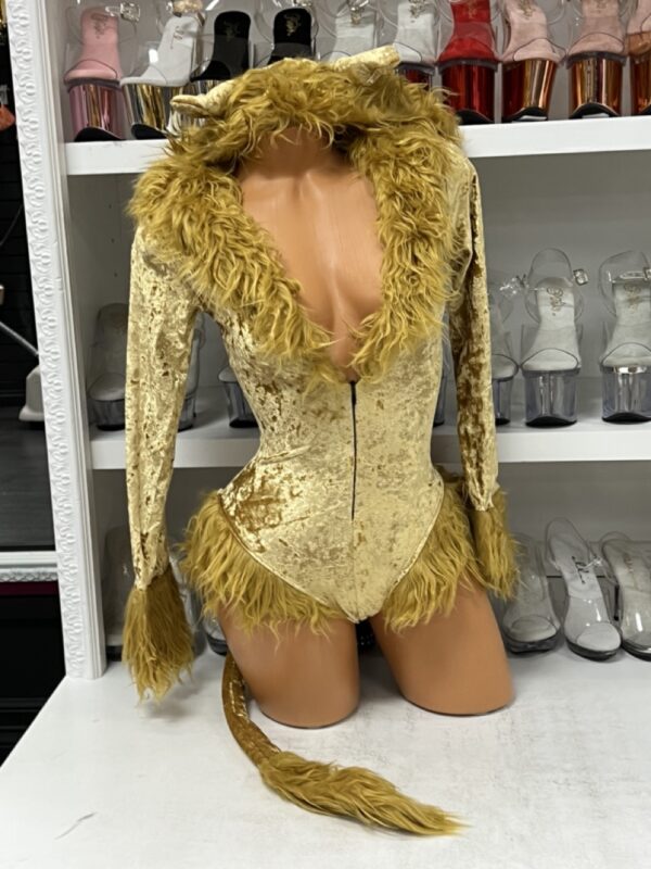 Lusty Lioness - Image 4