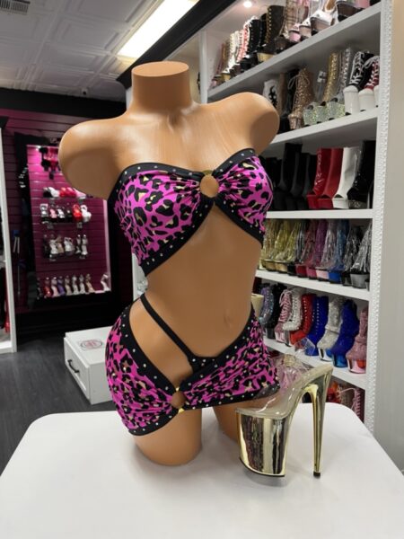 Pink leopard rhinestone two-piece set with ring accents