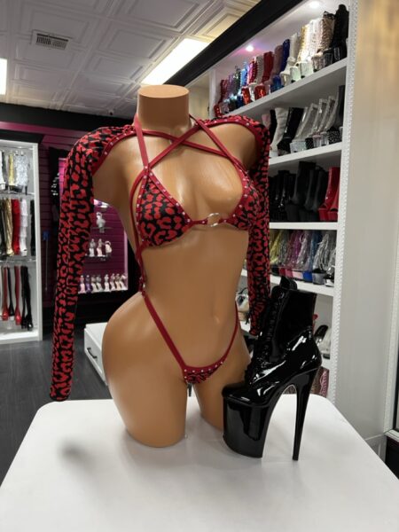 Red leopard slingshot set with removable sleeves and adjustable straps