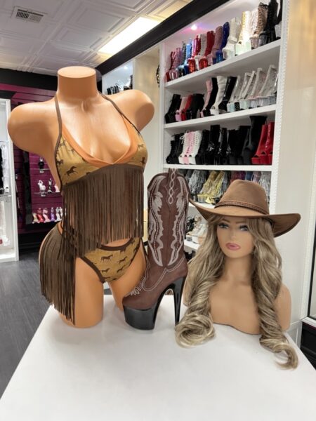 Western fringe horse set with halter top and cascading brown fringe